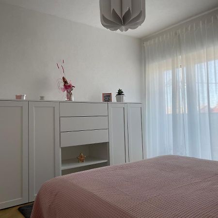 Apartment Marina セニ エクステリア 写真
