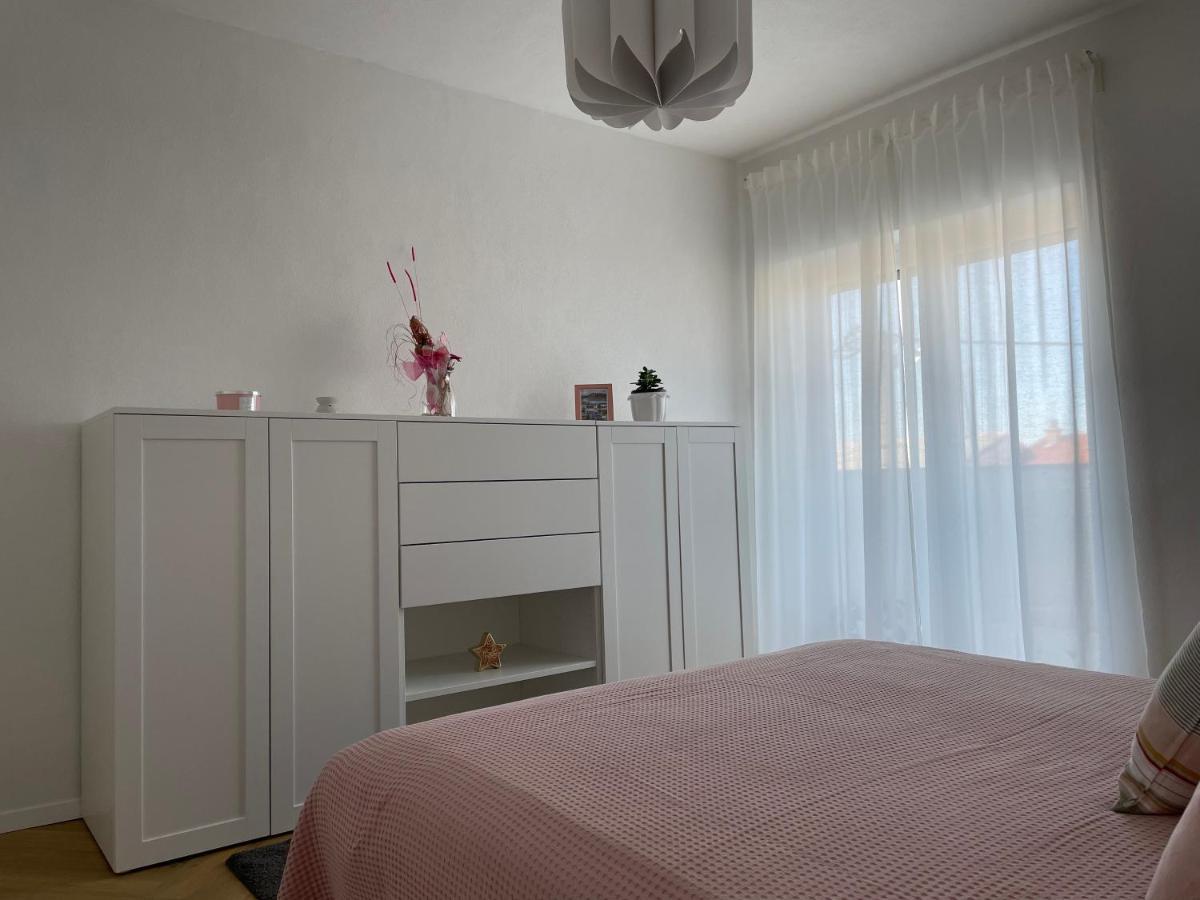 Apartment Marina セニ エクステリア 写真