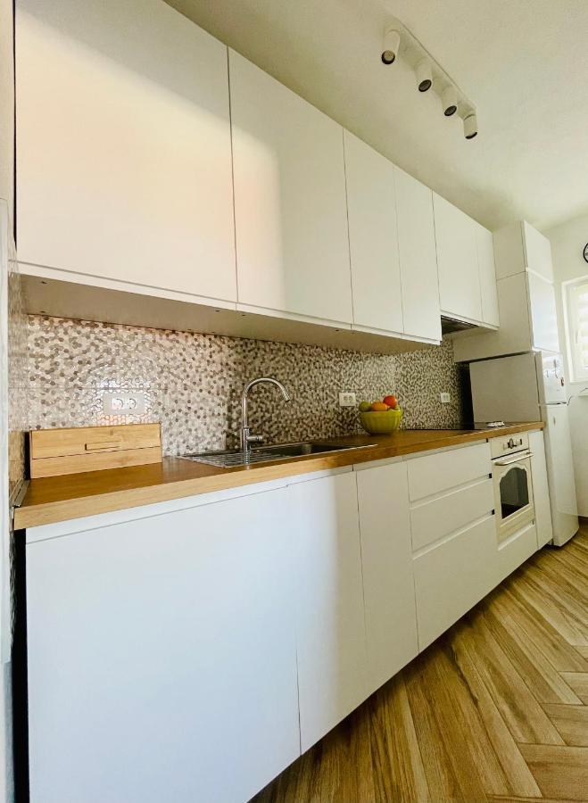 Apartment Marina セニ エクステリア 写真
